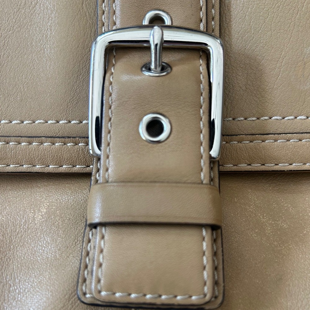 Vintage Coach F11196 Soho Shoulder Bag Tan Leather Buckle Flap Bag Y2K Luxury - Picture 4 of 12